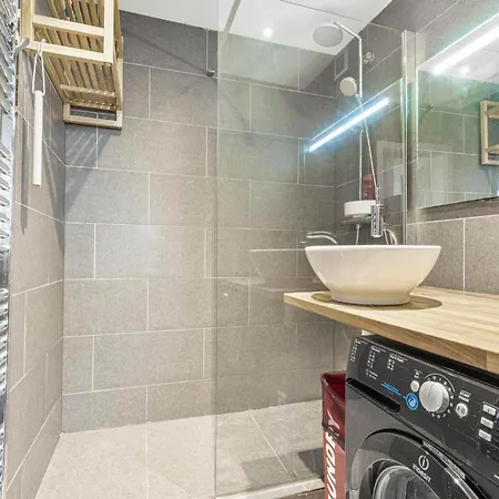 Ah Family Vilova Ac *